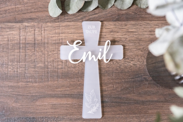 Personalisiertes Kreuz zur Taufe, Konfirmation & Kommunion